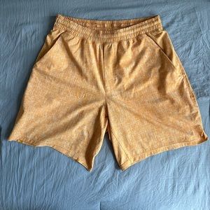 Lululemon Pace Breaker Lined Shorts 6.5” inseam Size Medium Great Condition